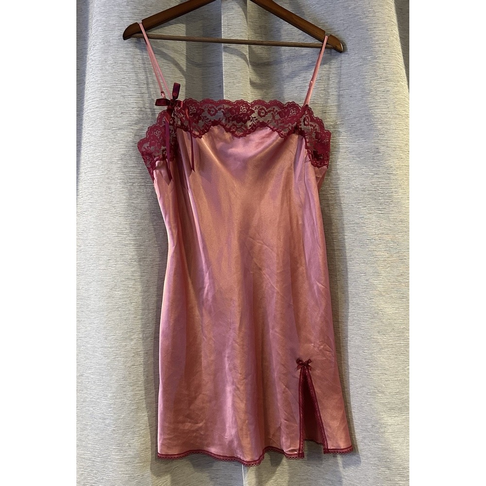 Vintage Victoria's Secret Size Large Y2K Pink Lace And Redish Pink‎ Slip